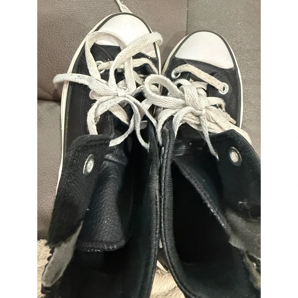Converse Chuck Taylor Lugged 2.0 Black Leather High Zip Sneakers Youth 1 A05541C